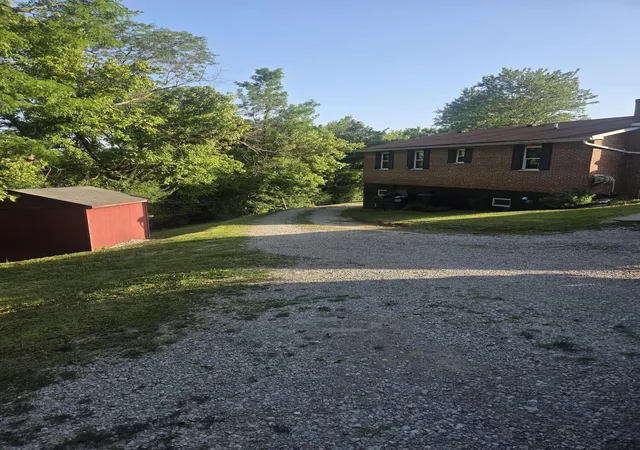Homes for sale in De Mossville, KY | 16059 Pfanstiel Rd, De Mossville, KY 41033 | MLS# 644346