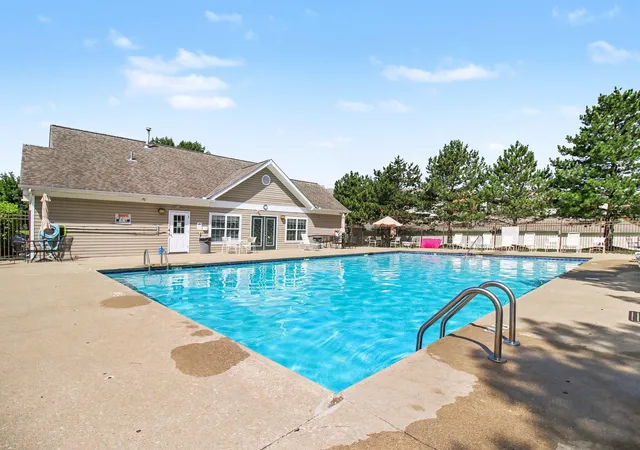 Homes for sale in Florence, KY | 153 Saddlebrook Lane, Florence, KY 41042 | Houzeo
