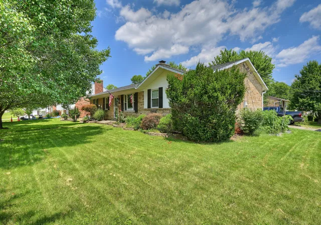Homes for sale in Erlanger, KY | 3439 Meadowlark Dr, Erlanger, KY 41018 | MLS# 644302