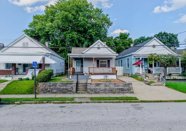 1st image of 3812 Huntington Ave, Covington, KY 41015 | MLS# 644319