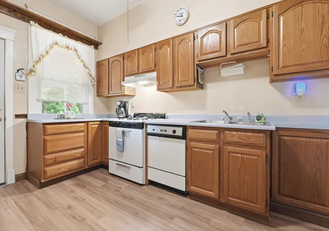 3rd image of 3812 Huntington Ave, Covington, KY 41015 | MLS# 644319