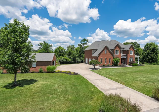 Homes for sale in Williamstown, KY | 102 Harbour Pointe Dr, Williamstown, KY 41097 | MLS# 644317