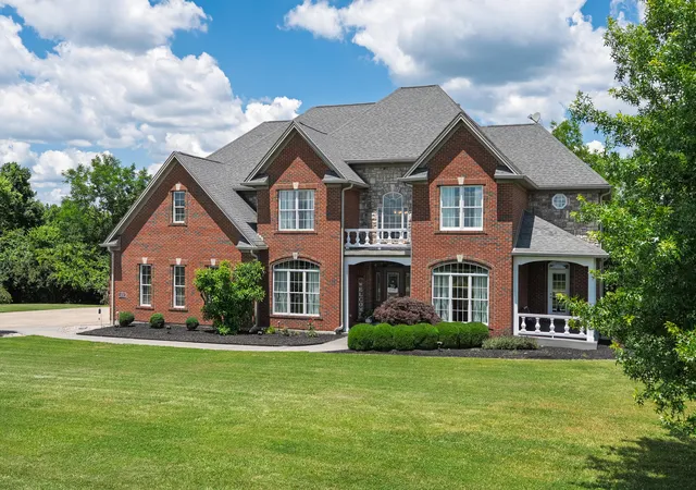 Homes for sale in Williamstown, KY | 102 Harbour Pointe Dr, Williamstown, KY 41097 | MLS# 644317