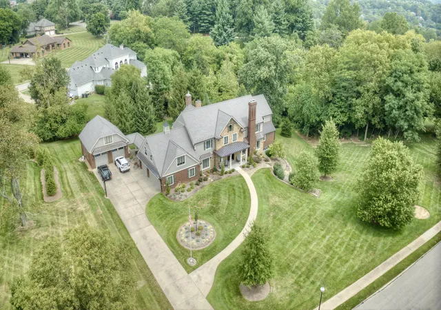 Photo 4 of Single family home for sale at 12 Linden Hl Dr, Ft Mitchell, KY 41017 | MLS# 644339 | Listing updated on 2026-07-06