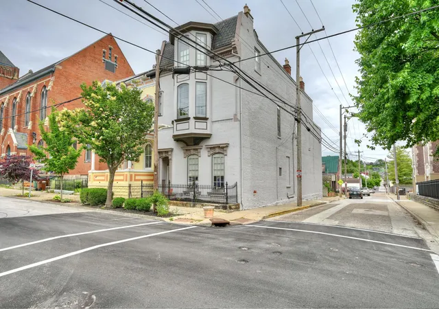 2nd image of 18 W 8th St, Newport, KY 41071 | MLS# 644360