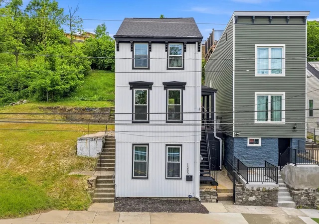 Homes for sale in Covington, KY | 1255 W Pike, Covington, KY 41011 | MLS# 644374