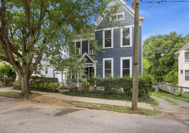 Homes for sale in Bellevue, KY | 476 Washington Ave, Bellevue, KY 41073 | MLS# 644461