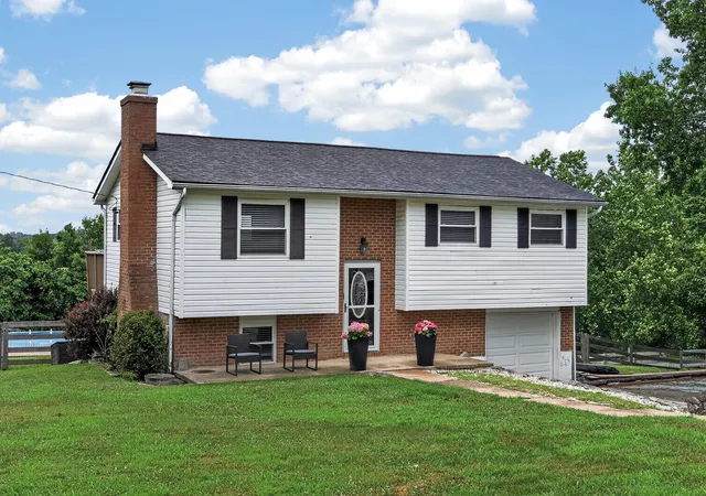Homes for sale in Independence, KY | 1872 Bird Rd, Independence, KY 41051 | MLS# 644365