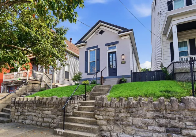 Homes for sale in Bellevue, KY | 243 Taylor Ave, Bellevue, KY 41073 | MLS# 644513