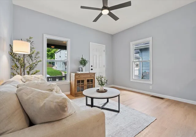 4th image of 2416 Herman St, Covington, KY 41014 | MLS# 644450