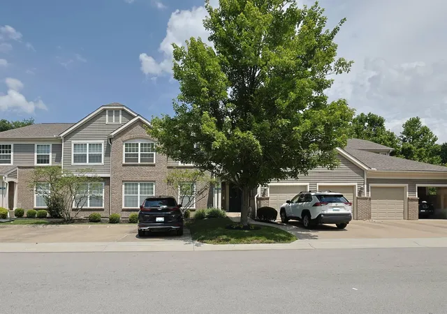 Homes for sale in Crescent Springs, KY | 2123 Clareglen Dr #103, Crescent Springs, KY 41017 | MLS# 644410