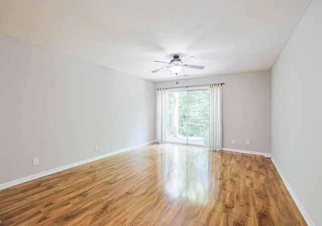 Homes for sale in Crescent Springs, KY | 2123 Clareglen Dr #103, Crescent Springs, KY 41017 | MLS# 644410