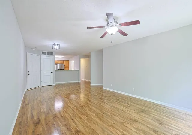 Homes for sale in Crescent Springs, KY | 2123 Clareglen Dr #103, Crescent Springs, KY 41017 | MLS# 644410