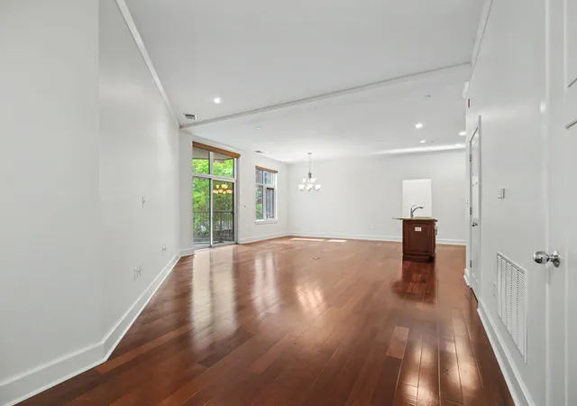 2nd image of 324 E Main St #225, Louisville, KY 40202 | MLS# 644721