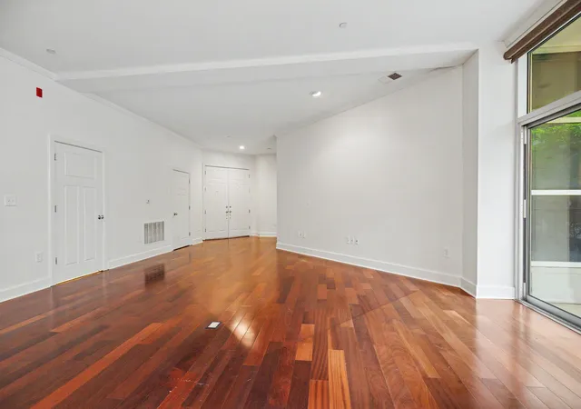 Listing Photo 4 - Condo for sale in building located at 324 E Main St, Louisville, KY 40390 - Unit #225