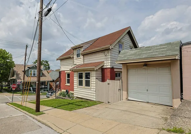 Homes for sale in Newport, KY | 64 16th St, Newport, KY 41071 | MLS# 644481
