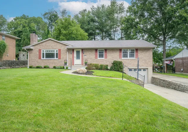 Homes for sale in Crestview Hills, KY | 2930 Campus Dr, Crestview Hills, KY 41017 | MLS# 644463