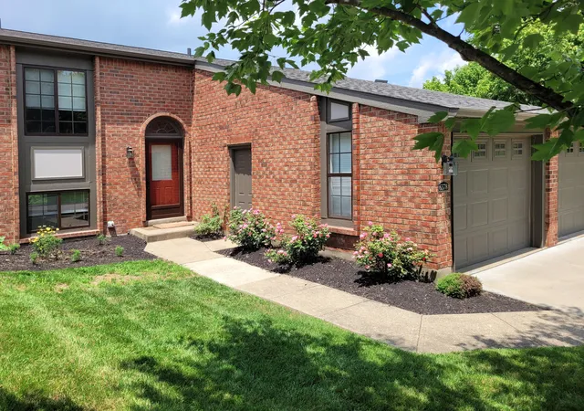 Homes for sale in Florence, KY | 6578 Summerfield Dr, Florence, KY 41042 | MLS# 644534