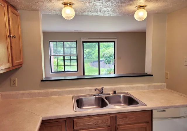 Homes for sale in Florence, KY | 6578 Summerfield Dr, Florence, KY 41042 | MLS# 644534
