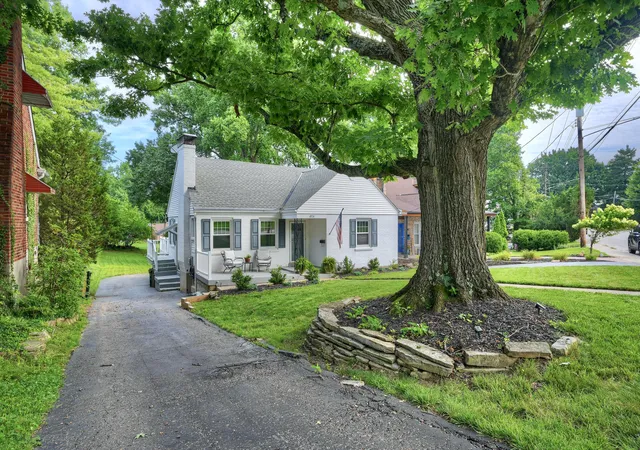 Homes for sale in Fort Thomas, KY | 1831 N Fort Thomas Ave, Fort Thomas, KY 41075 | MLS# 644490