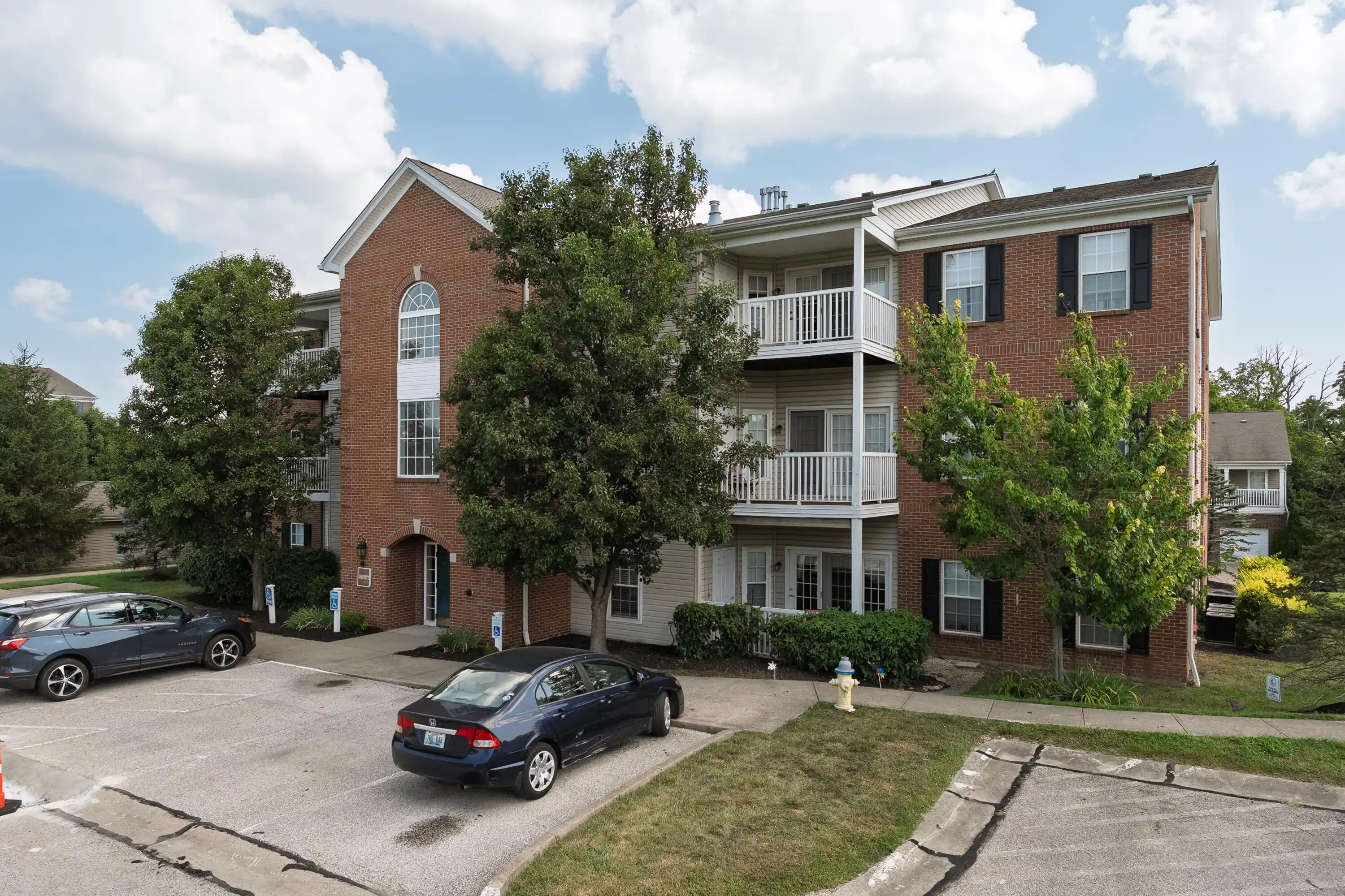 Listing Photo 2 - Condo for sale in 1066 Larkspur Ct located at 1066 Larkspur Ct, Florence, KY 41042 - Unit 1066 Larkspur Ct