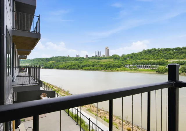 Homes for sale in Dayton, KY | 747 Manhattan Blvd, Dayton, KY 41074