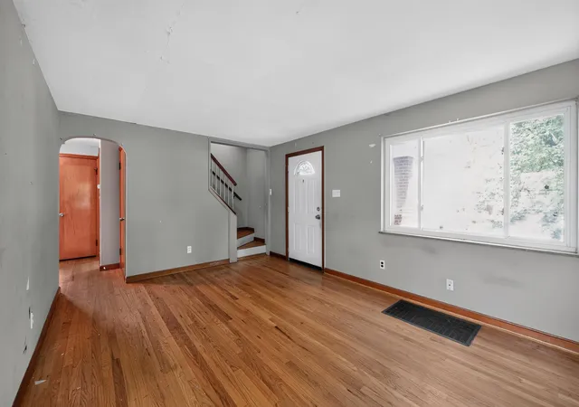 2nd image of 43 Linwood Ave, Erlanger, KY 41018 | MLS# 644710