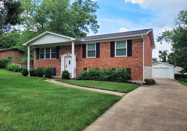 Homes for sale in Burlington, KY | 6451 Westland Dr, Burlington, KY 41005 | MLS# 644539