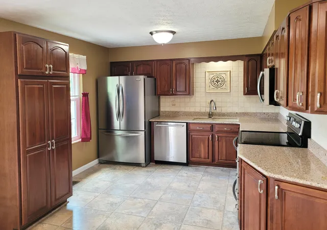 Homes for sale in Burlington, KY | 6451 Westland Dr, Burlington, KY 41005 | MLS# 644539