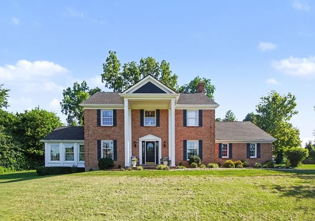 Homes for sale in Florence, KY | 1070 Tudor Ln, Florence, KY 41042 | MLS# 644643