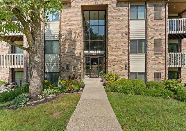 Homes for sale in Southgate, KY | 70 View Terrace Dr #2, Southgate, KY 41071 | MLS# 644543