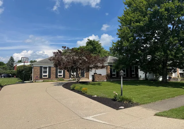 Homes for sale in Alexandria, KY | 102 Stonegate Dr, Alexandria, KY 41001 | MLS# 644572