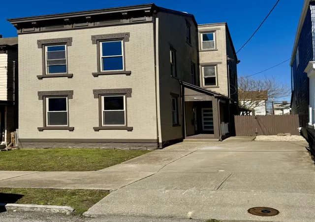 Homes for sale in Bellevue, KY | 139 Washington Ave, Bellevue, KY 41073 | MLS# 644565