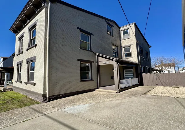 Homes for sale in Bellevue, KY | 139 Washington Ave, Bellevue, KY 41073 | MLS# 644565