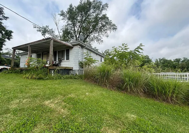 Homes for sale in Florence, KY | 5849 Garden Rd, Florence, KY 41042 | MLS# 644579