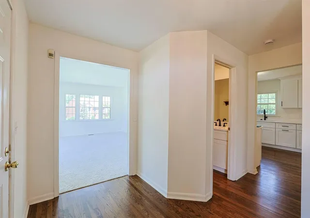 Photo 4 of Single family home for sale at 1009 Riverview Farm Pl, Ft Mitchell, KY 41017 | MLS# 644626 | Listing updated on 2026-08-31