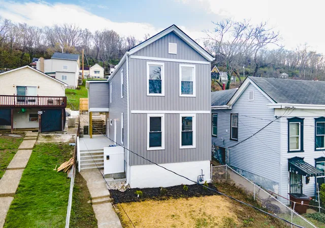 Homes for sale in Covington, KY | 1035 John St, Covington, KY 41016 | MLS# 644596
