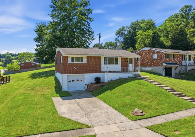 2nd image of 23 Red Bud Ln, Alexandria, KY 41001 | MLS# 644668