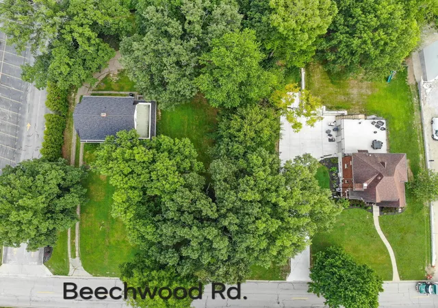 Photo 3 of Sale Pending at 40 Beechwood Rd, Fort Mitchell, KY 41017 | MLS# 644605 | Listing updated on 2026-09-23