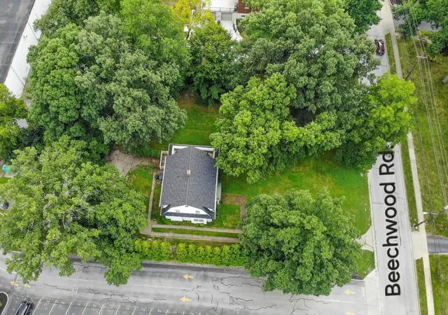Photo 3 of Sale Pending at 40 Beechwood Rd, Fort Mitchell, KY 41017 | MLS# 644605 | Listing updated on 2026-09-23