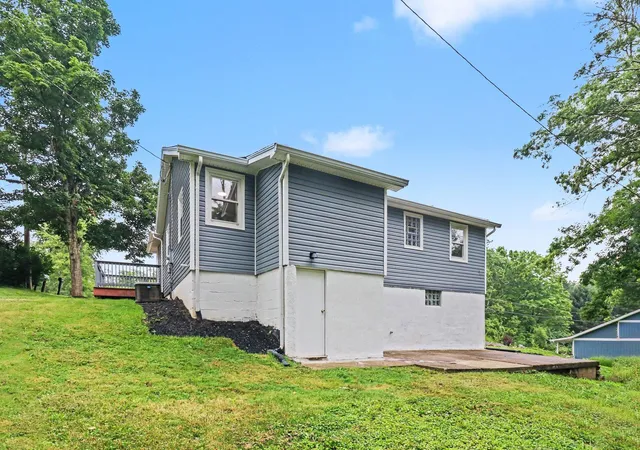 Homes for sale in Florence, KY | 960 Ridgeview Dr, Florence, KY 41042 | MLS# 644612