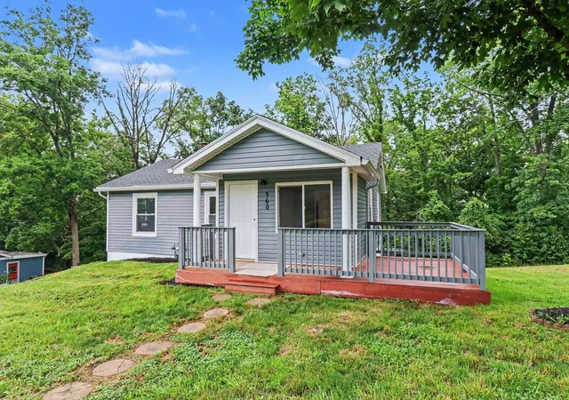 Homes for sale in Florence, KY | 960 Ridgeview Dr, Florence, KY 41042 | MLS# 644612