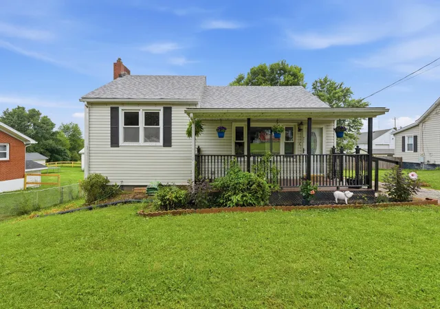 Homes for sale in Pleasureville, KY | 671 Main St, Pleasureville, KY 40057 | MLS# 644625