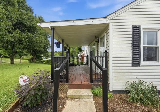 Homes for sale in Pleasureville, KY | 671 Main St, Pleasureville, KY 40057 | MLS# 644625