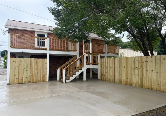 1st image of 119 S 20th St, Middlesboro, KY 40965 | MLS# 644620