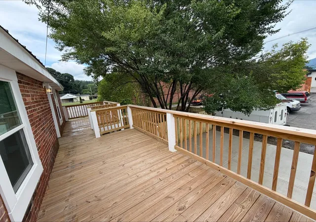 Photo 3 of Single family home for sale at 119 S 20th Street, Middlesboro, KY 40965 | MLS# 644620 | Listing updated on 2026-08-20