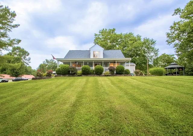 Homes for sale in Warsaw, KY | 680 Timberline Rd, Warsaw, KY 41095 | MLS# 644622