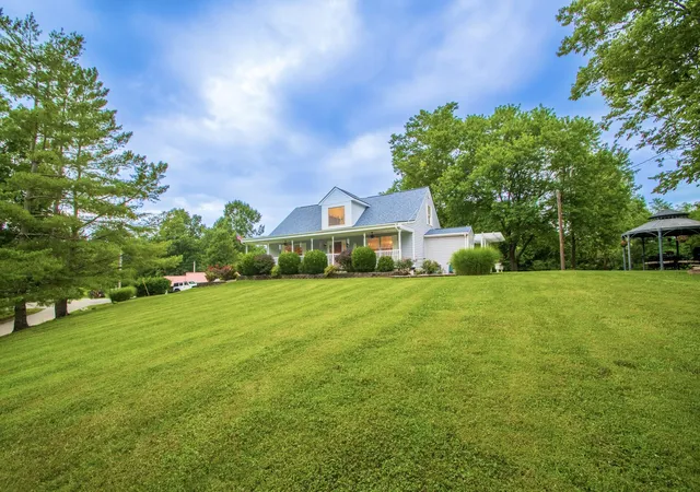 Homes for sale in Warsaw, KY | 680 Timberline Rd, Warsaw, KY 41095 | MLS# 644622