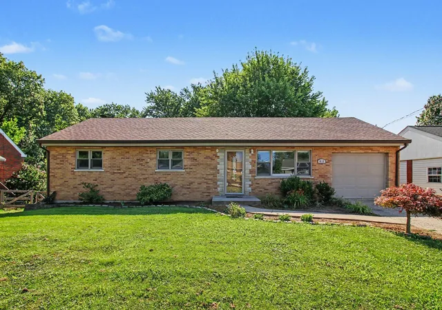 1st image of 811 Kenridge Dr, Villa Hills, KY 41017 | MLS# 644628