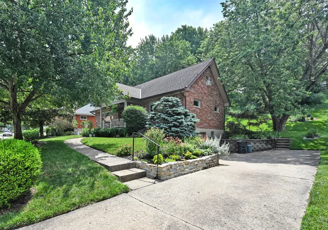 2nd image of 19 Edna Ln, Fort Wright, KY 41011 | MLS# 644630